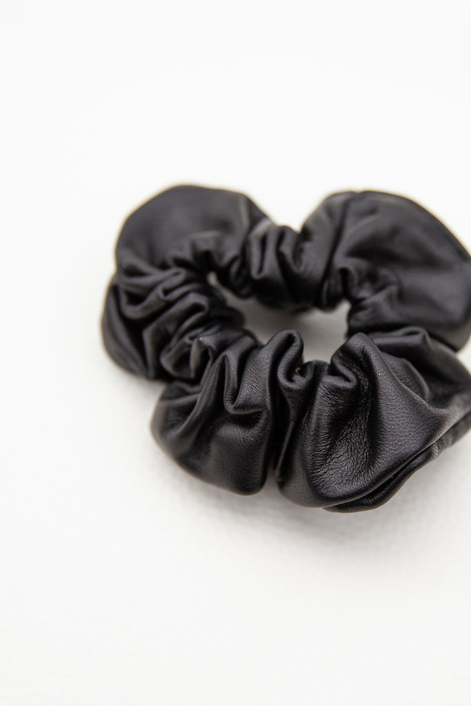 Black scrunchie